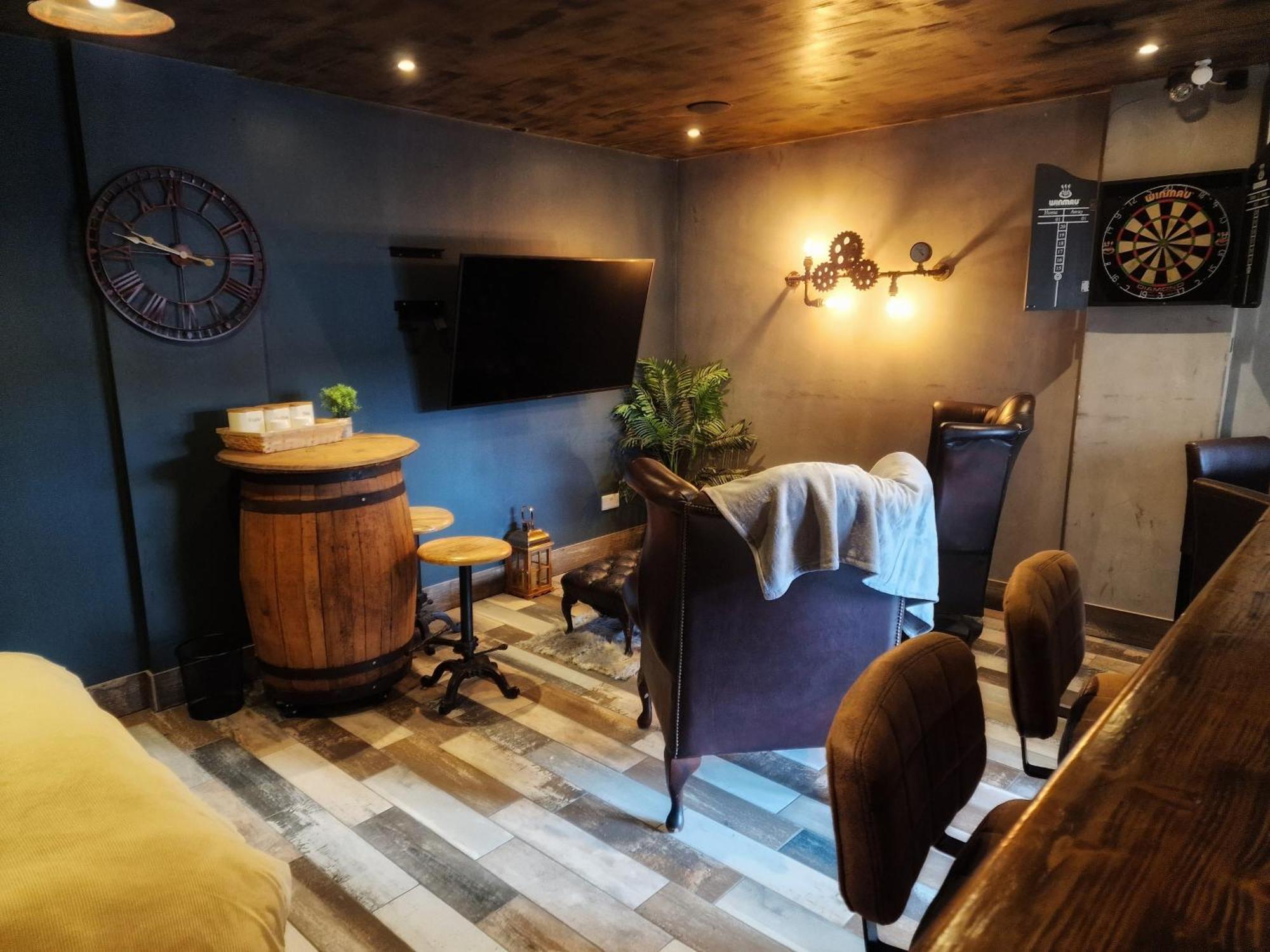 The Pub - Unique & Authentic Experience - Free Parking!, 5 Minutes From Airbus And The Mall Cribbs Bristol Bagian luar foto