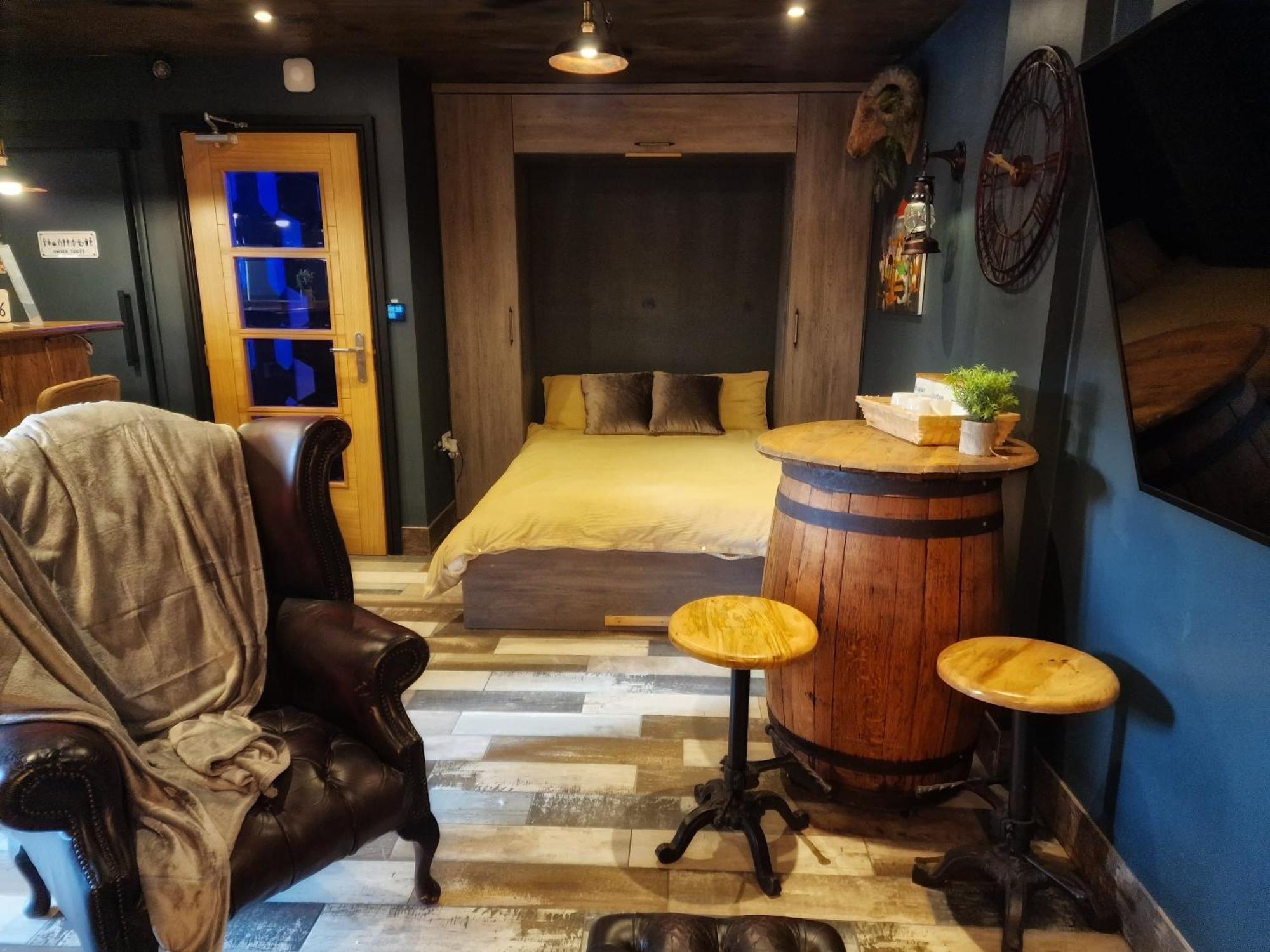 The Pub - Unique & Authentic Experience - Free Parking!, 5 Minutes From Airbus And The Mall Cribbs Bristol Bagian luar foto