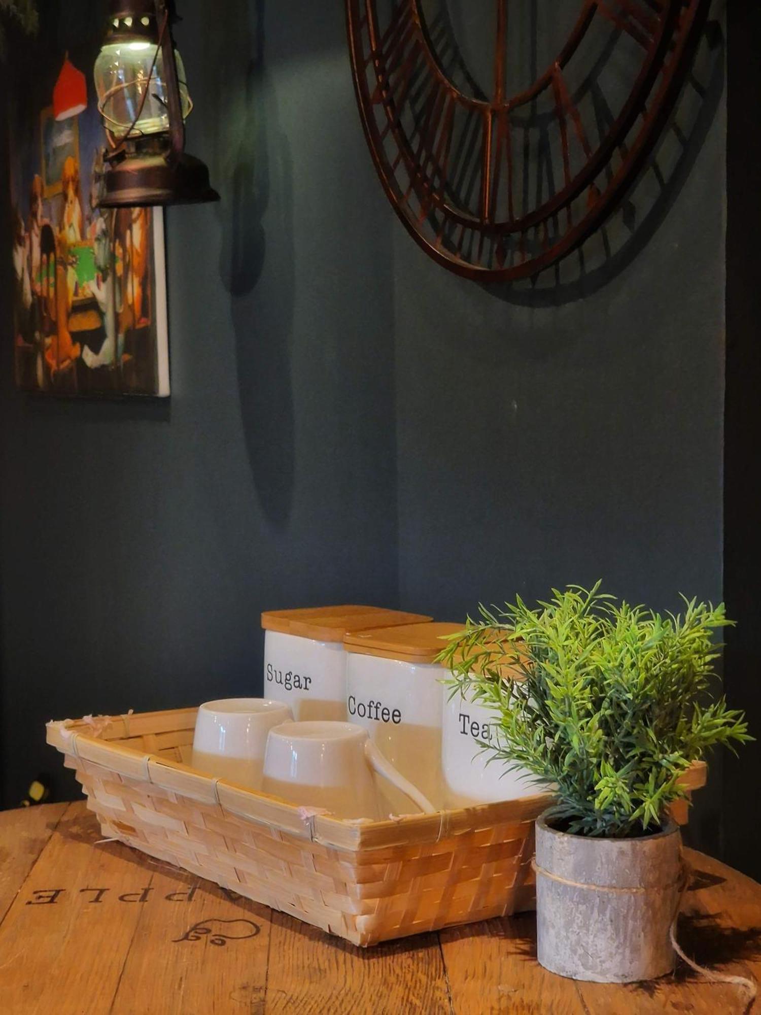 The Pub - Unique & Authentic Experience - Free Parking!, 5 Minutes From Airbus And The Mall Cribbs Bristol Bagian luar foto